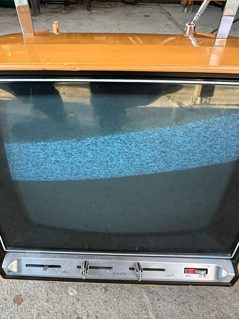 Loewe P701 TV
