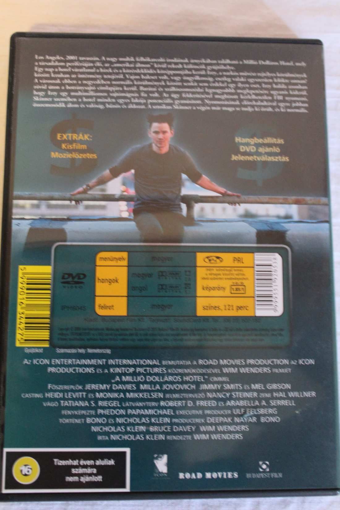 A millió dolláros hotel DVD
