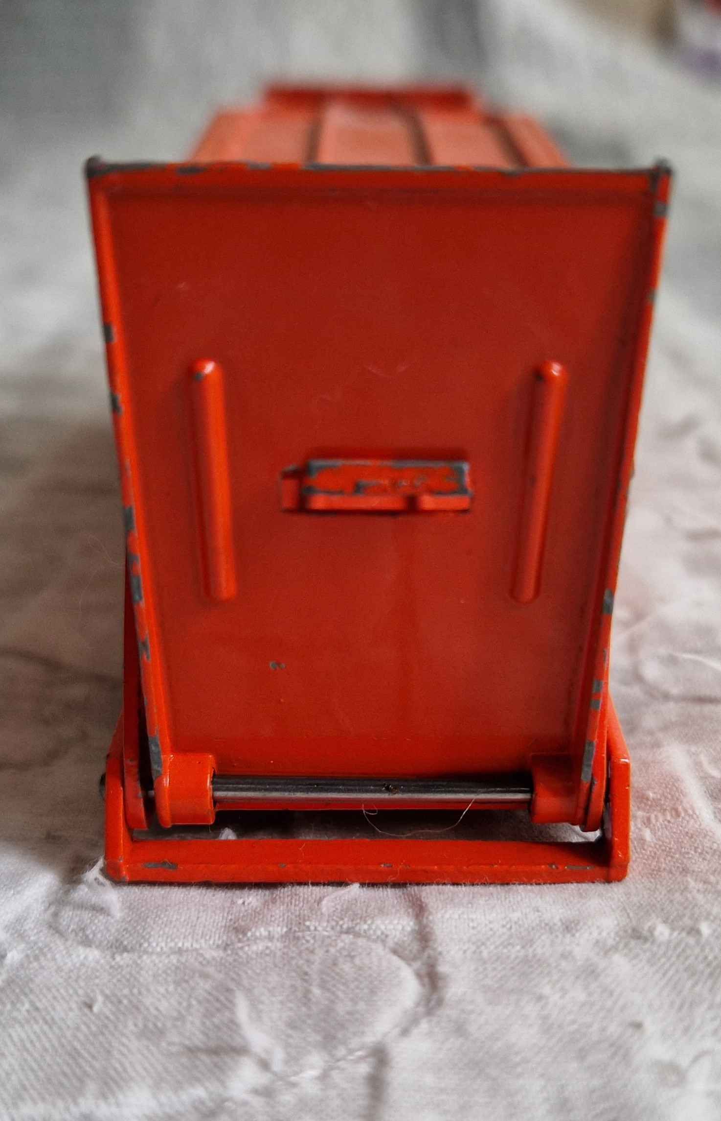MATCHBOX GUY WARRIOR jármüszállító