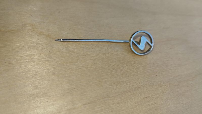 Trabant korai kitűző