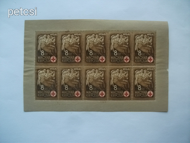 Magyar bélyeg / kisív vöröskereszt I. 8+32 f kisív 1942