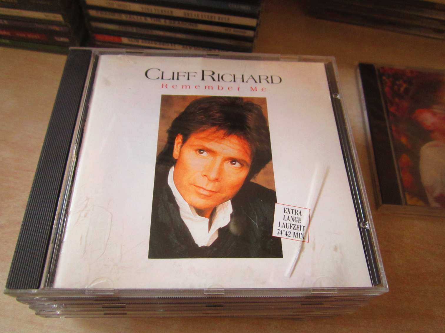 CLIFF RICHARD-REMEMBER ME CD