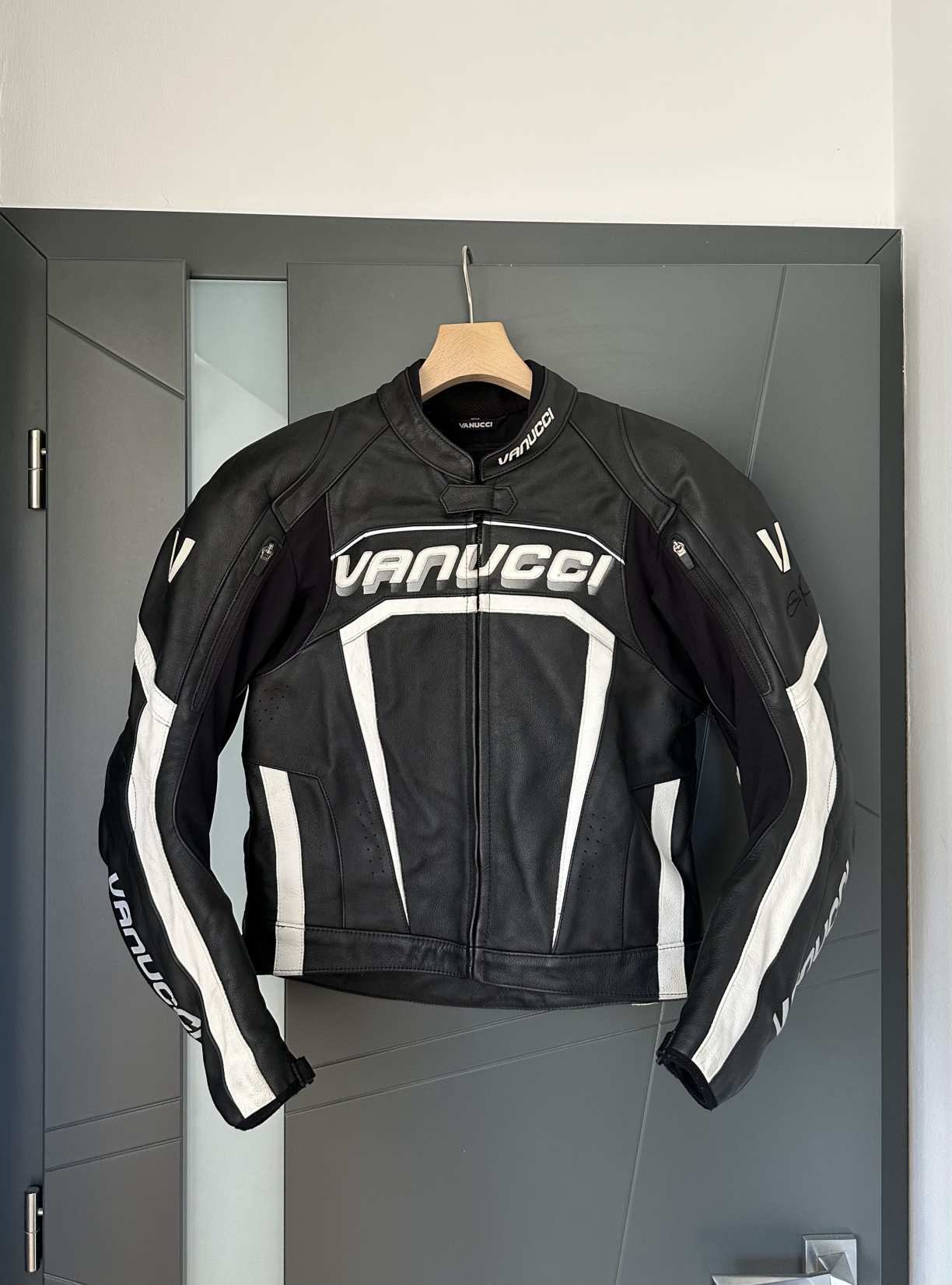 Vanucci férfi motoros bőrkabát