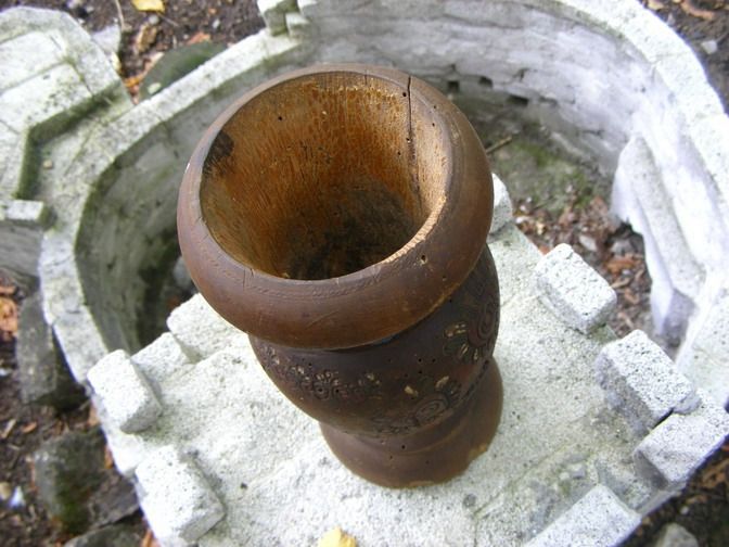 Antik faragott fa váza