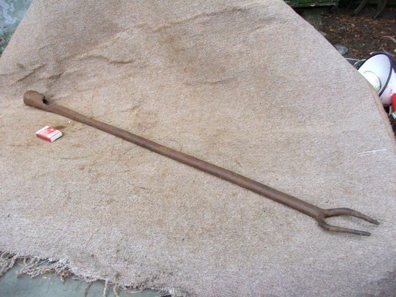 Antik kovácsolt szerszám