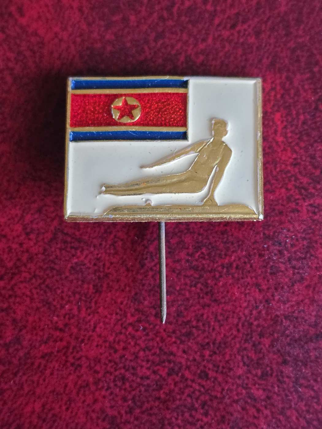 Észak Korea kitűző