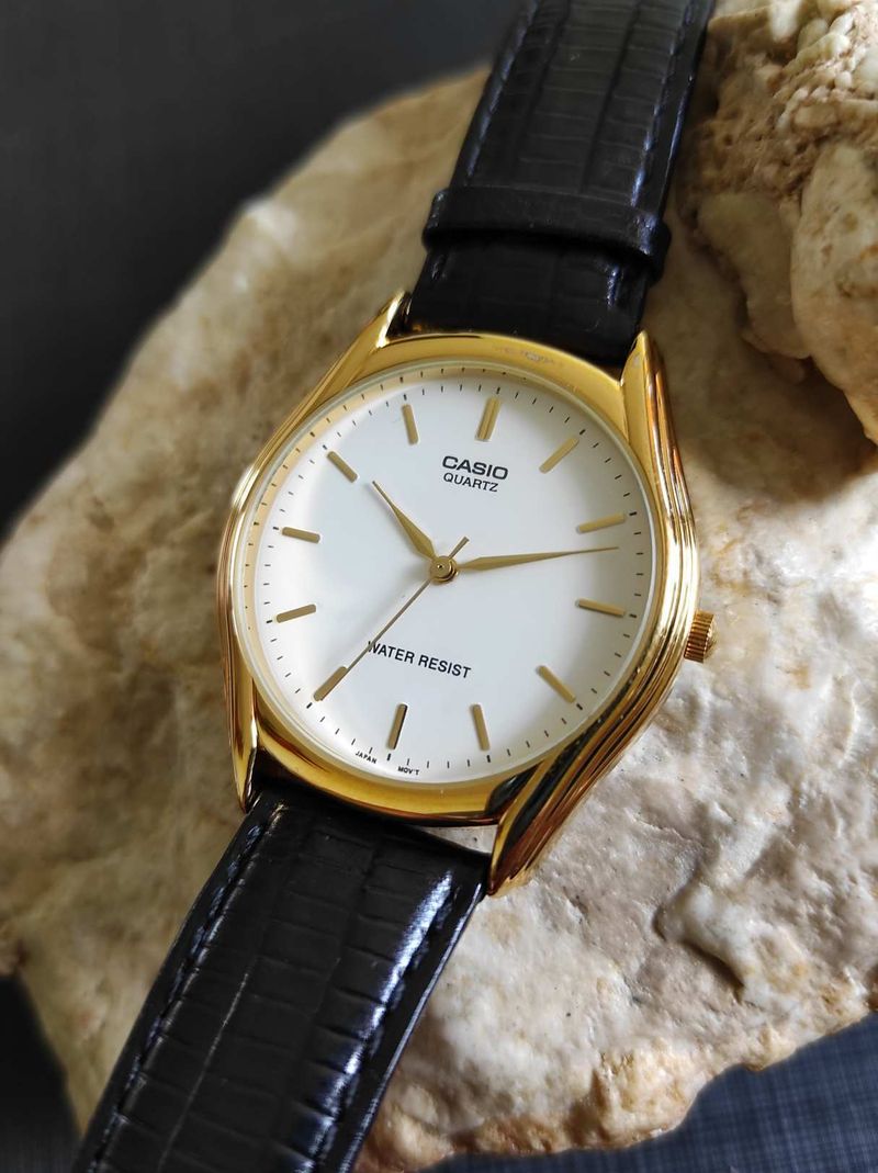 Casio Quartz szép karóra