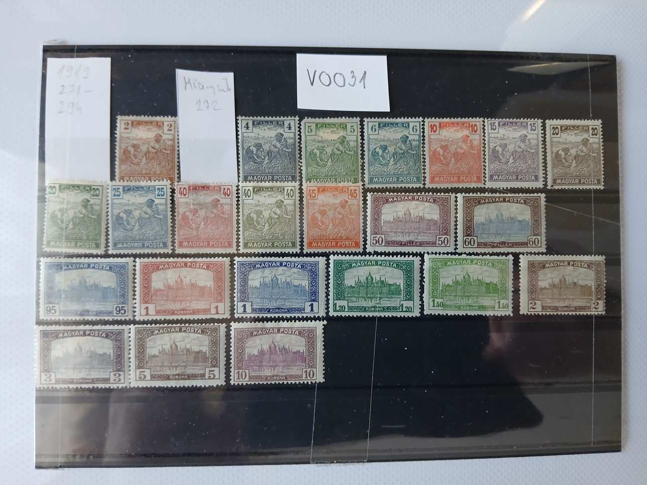 V0031 Magyar bélyeg 1919 271-294 falcos  postatiszta
