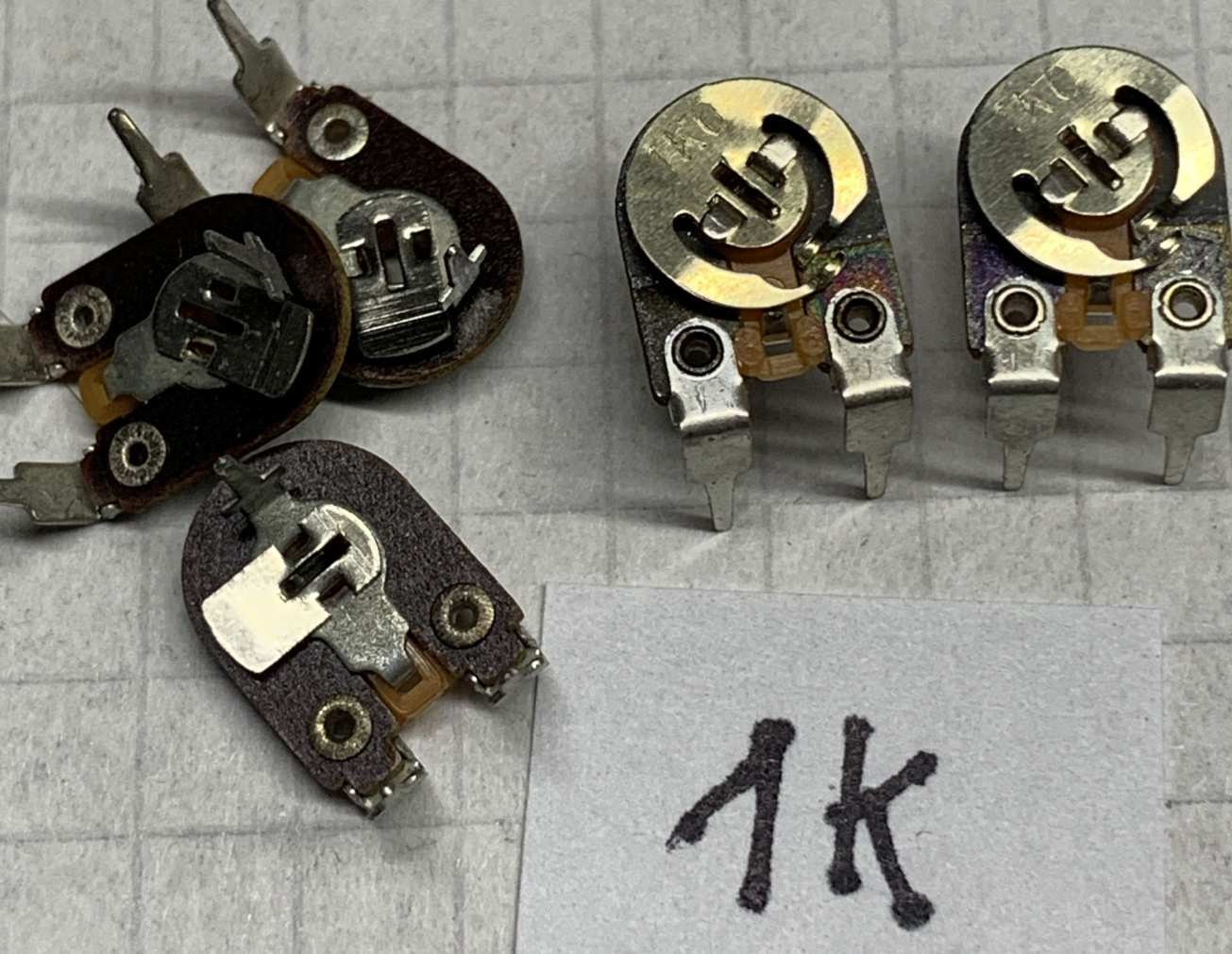 5db 1K TESLA  TRIMMER POTENCIÓMÉTER EGYÜTT   0318b