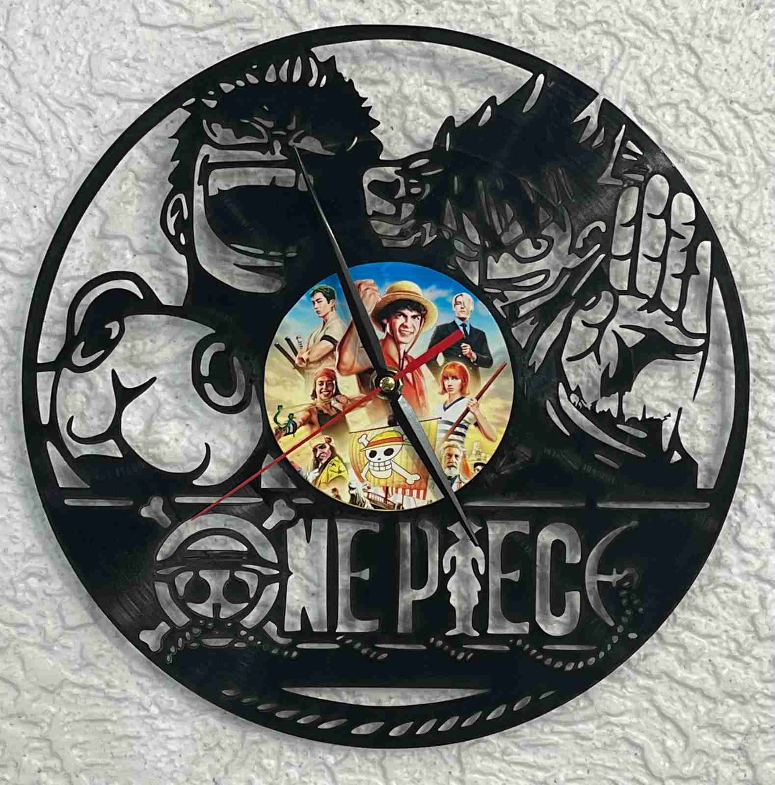 One Piece bakelit óra