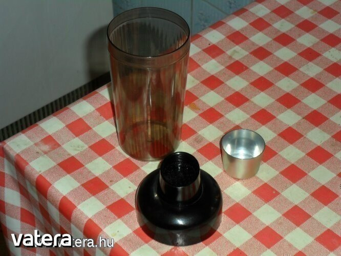 Keverő, shaker