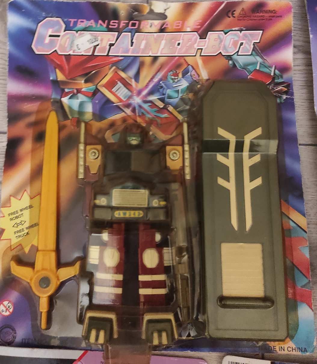 5db bontatlan Transformers és egyéb figura