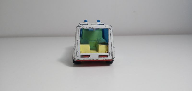 Matchbox Stretcha Fetcha