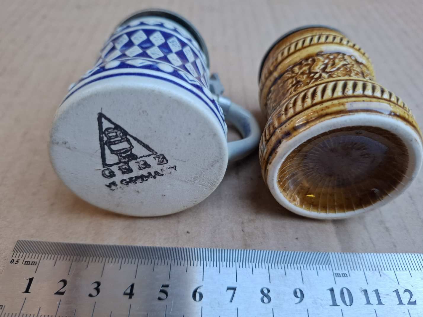 Kisméretű mini ónfedeles korsó