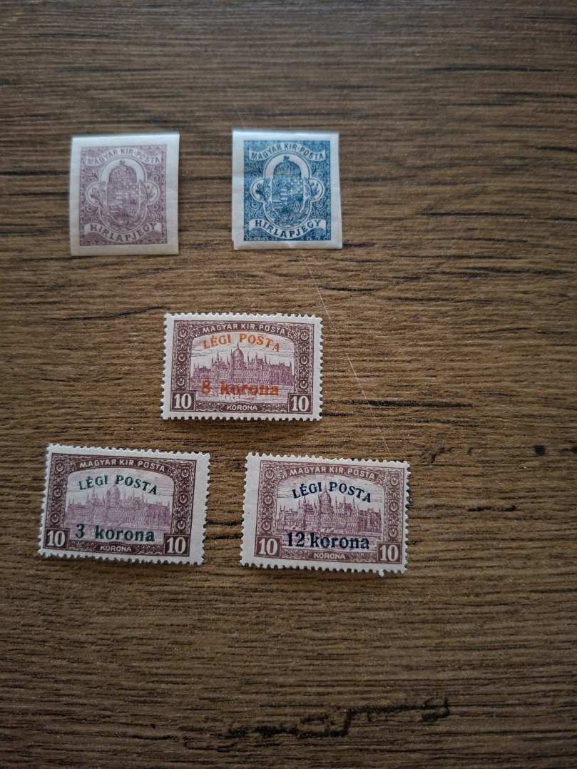 1920  Légi Posta sor és a 1920/22 hírlapbélyeg sor ** Kat ár 2000.-Ft