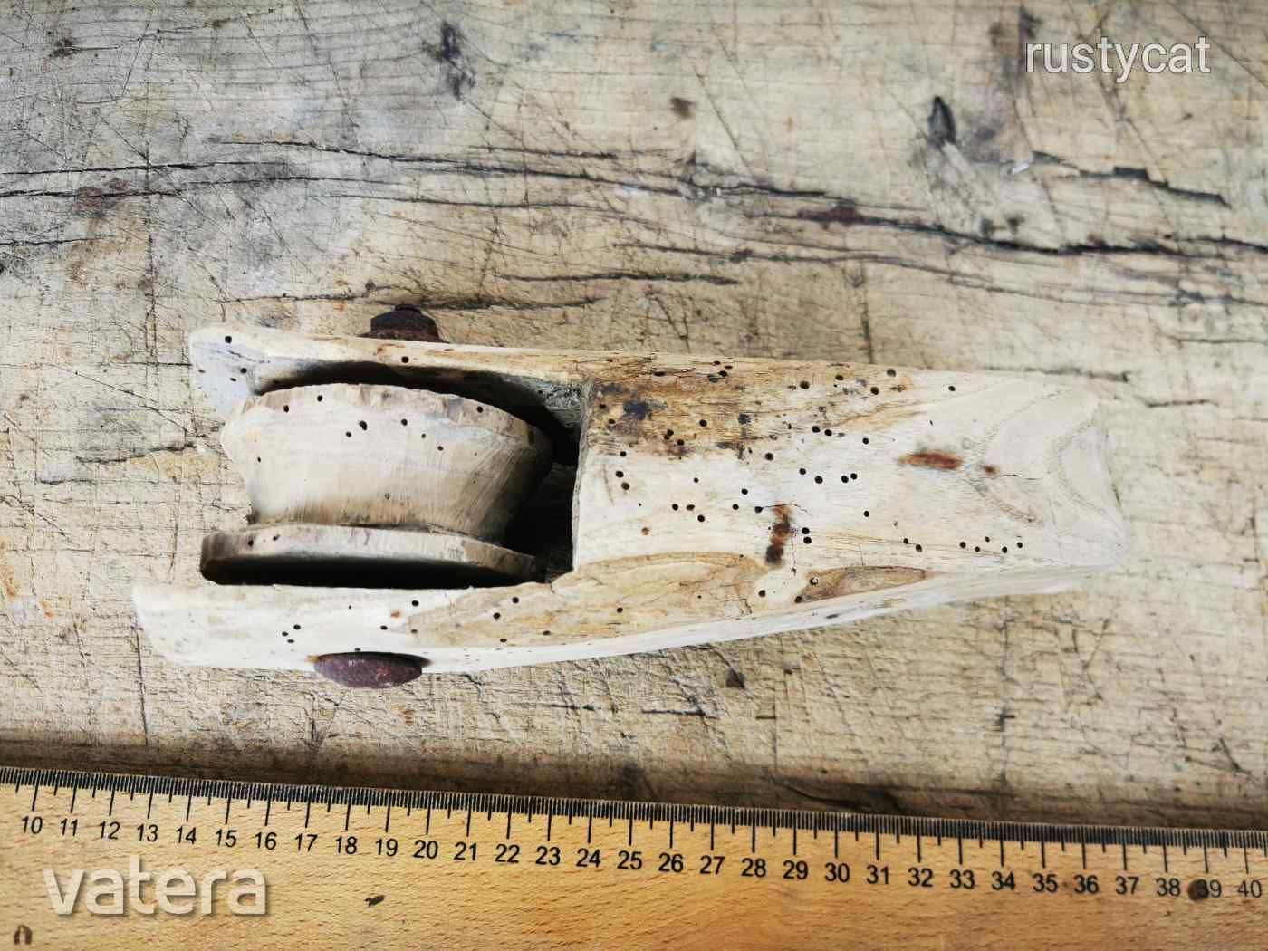 -AC468- Régi Fa Emelő Csiga