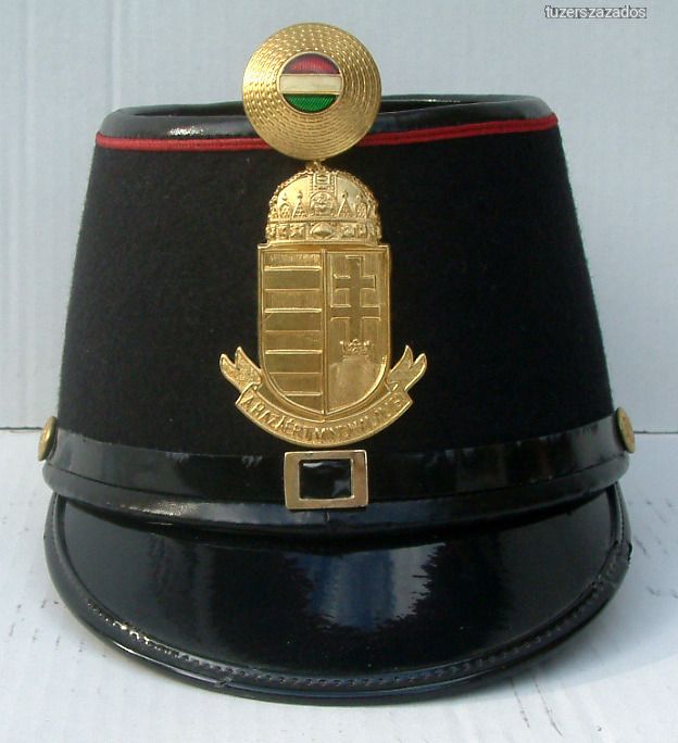 Katonai sapka, diszelgő
