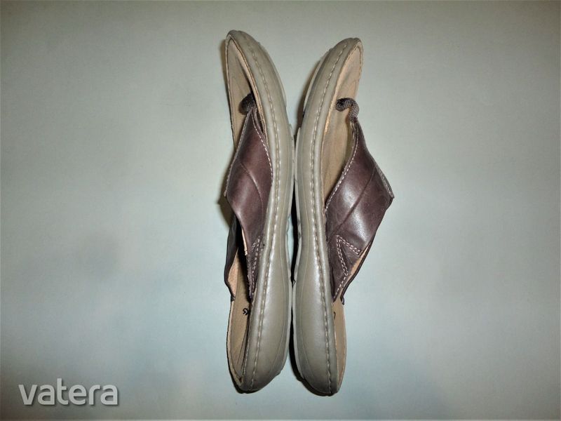 CLARKS lábujjas bőr papucs 41-es