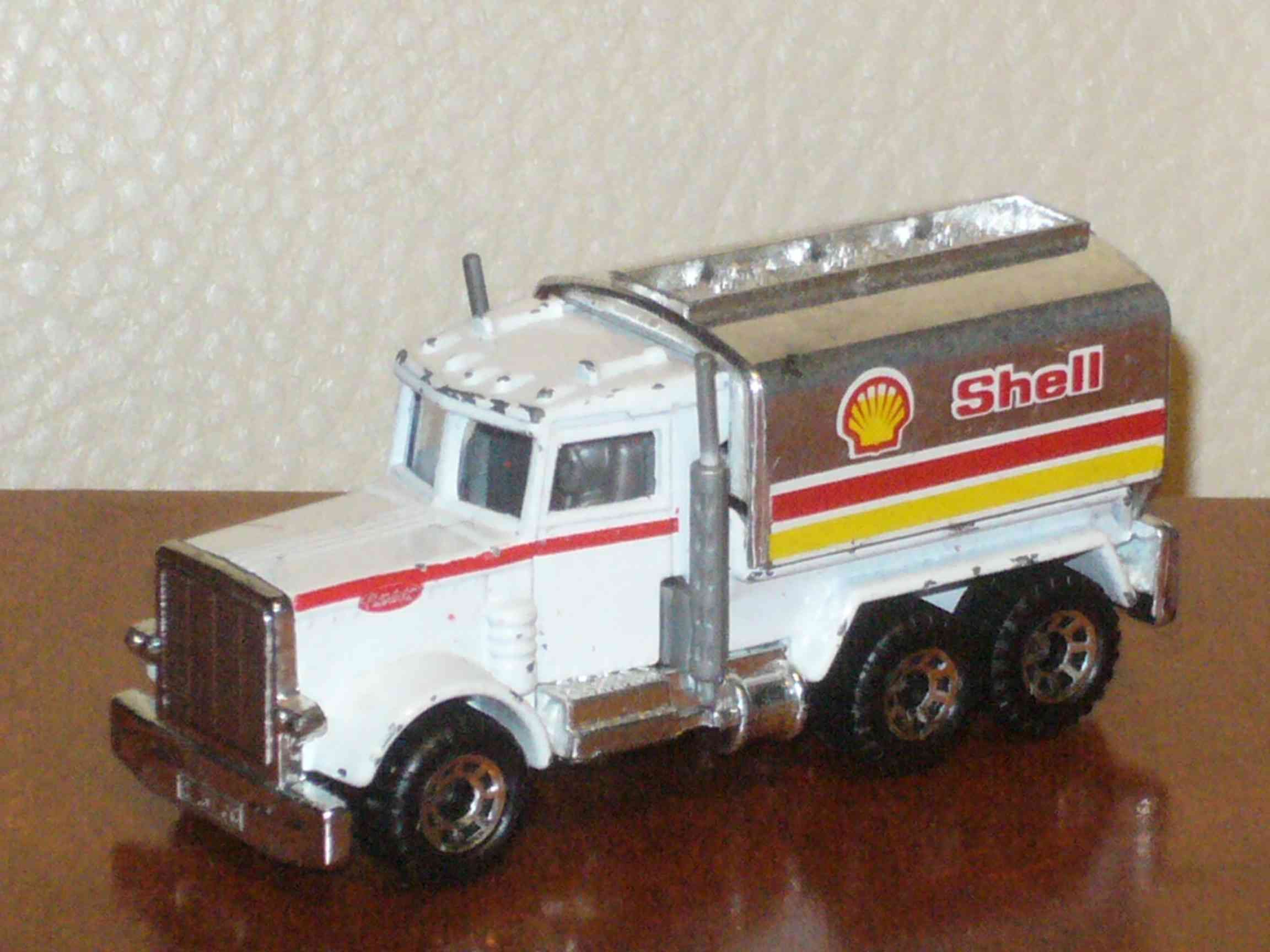 Matchbox PETERBILT SHELL TANKER,FEHÉR-MB,(1981),MB