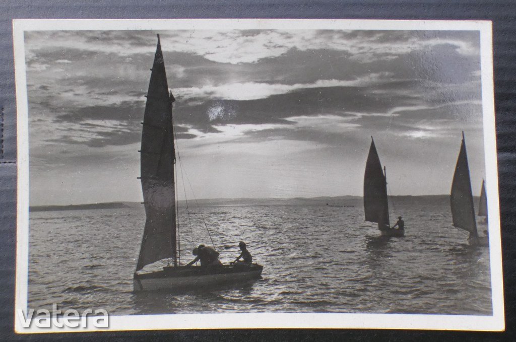 Balaton, naplemente vitorlásokkal