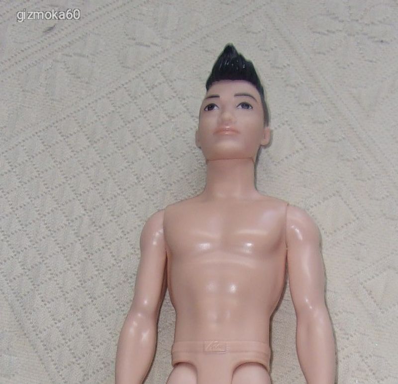 Fiú Barbie baba  KEN