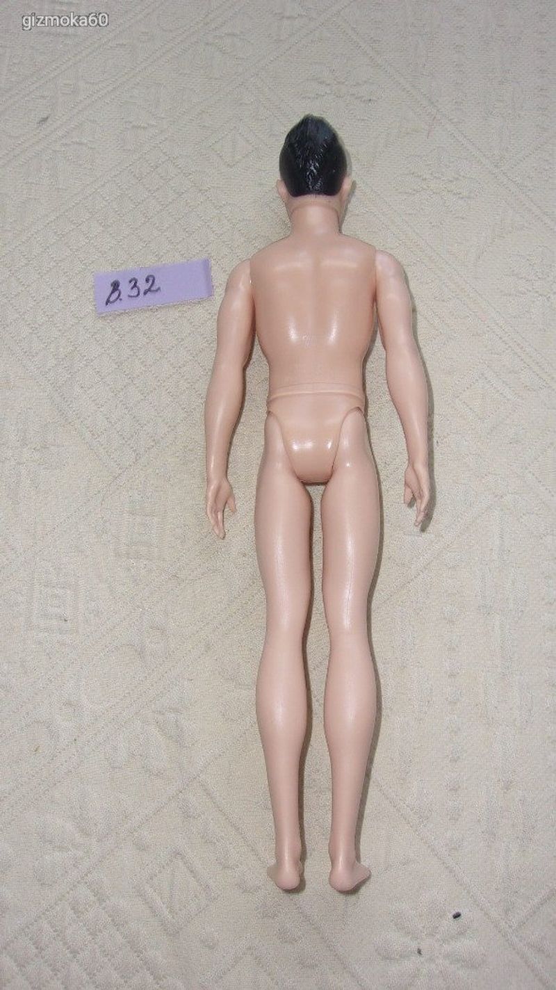Fiú Barbie baba  KEN