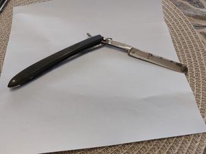 (K) Solingeni borotva Robuso
