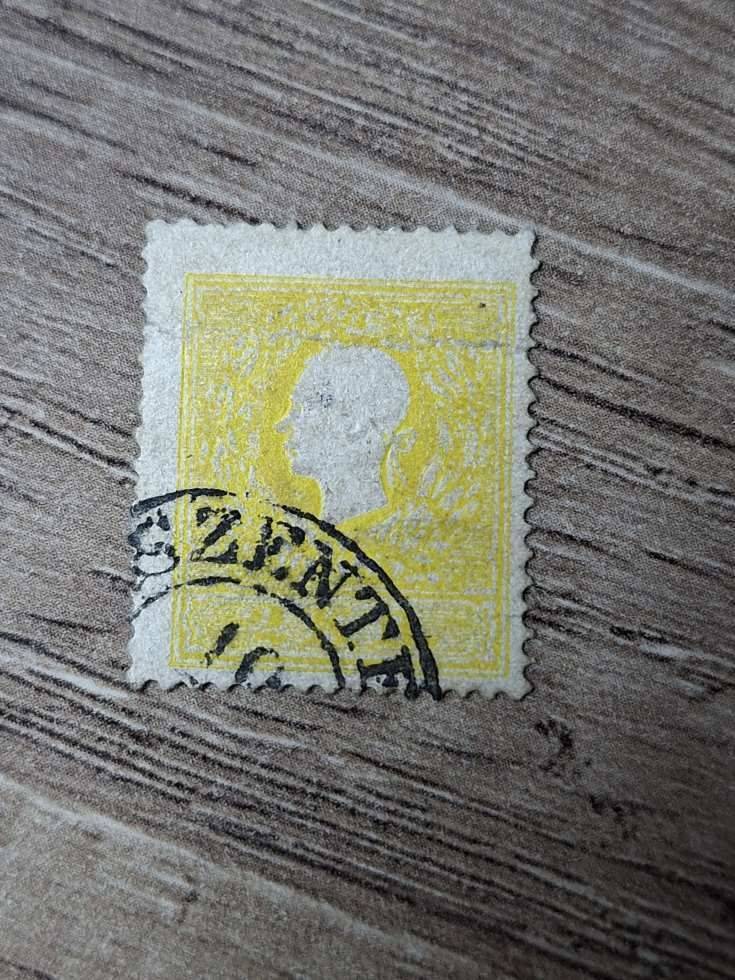 1858-as Könyvnyomat Dombornyomással  2kr  (kép oldalon törés)