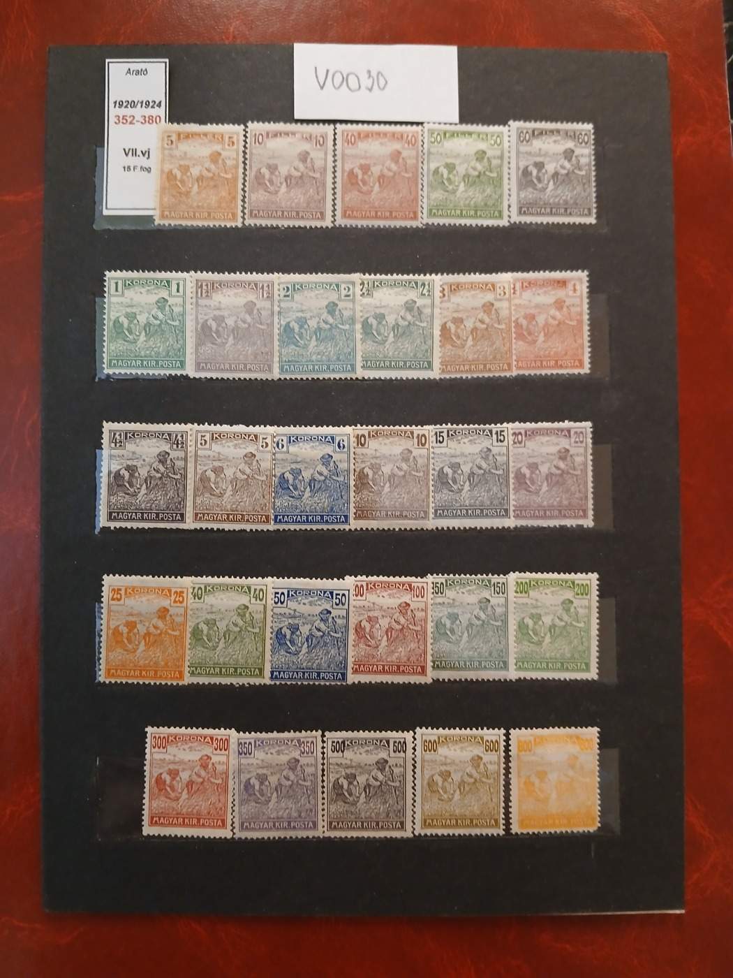 V0030 Magyar bélyeg 1920 352-380 falcos  postatiszta