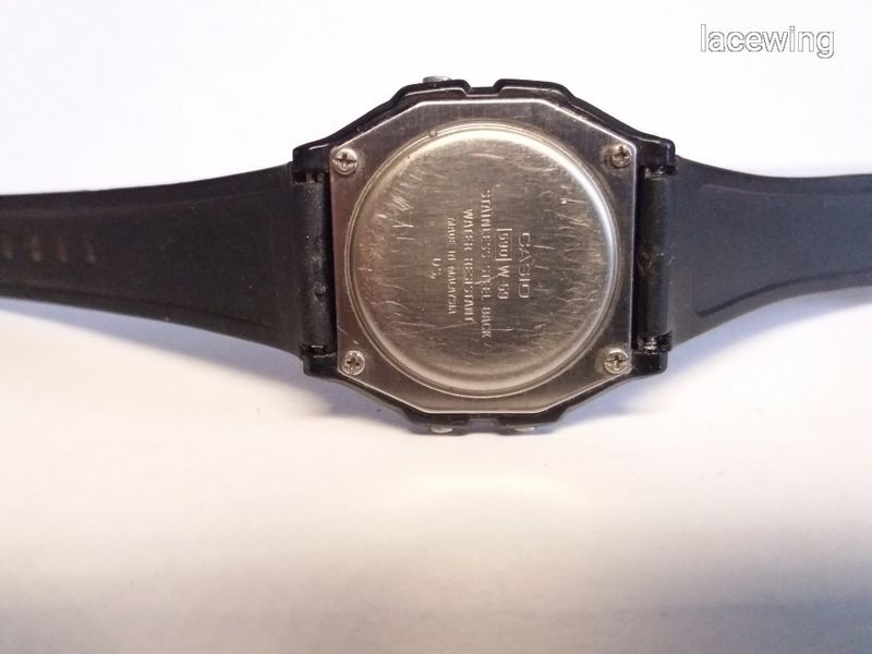 CASIO RETRO QUARTZ ÓRA