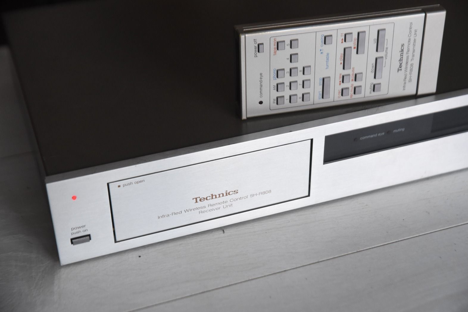 Technics SH-R808