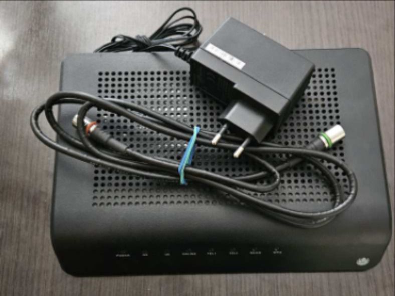 UPC EVW3226 Wi-Fi modem router