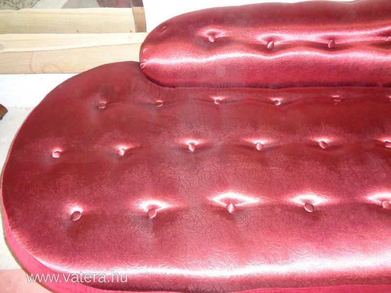 Chesterfield stílusú szófa