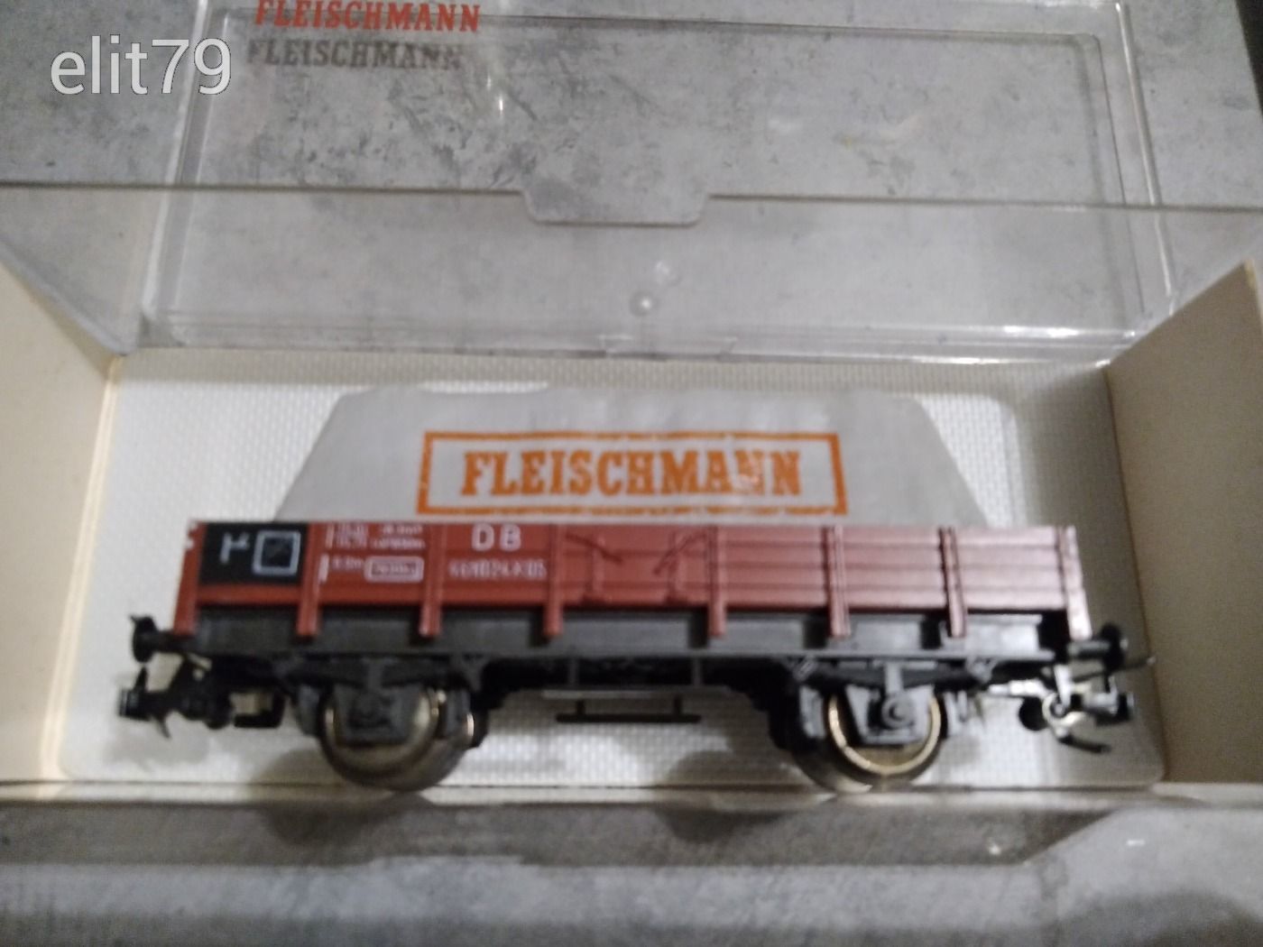Fleischmann 2T  DR vagon. Mérete:H0.