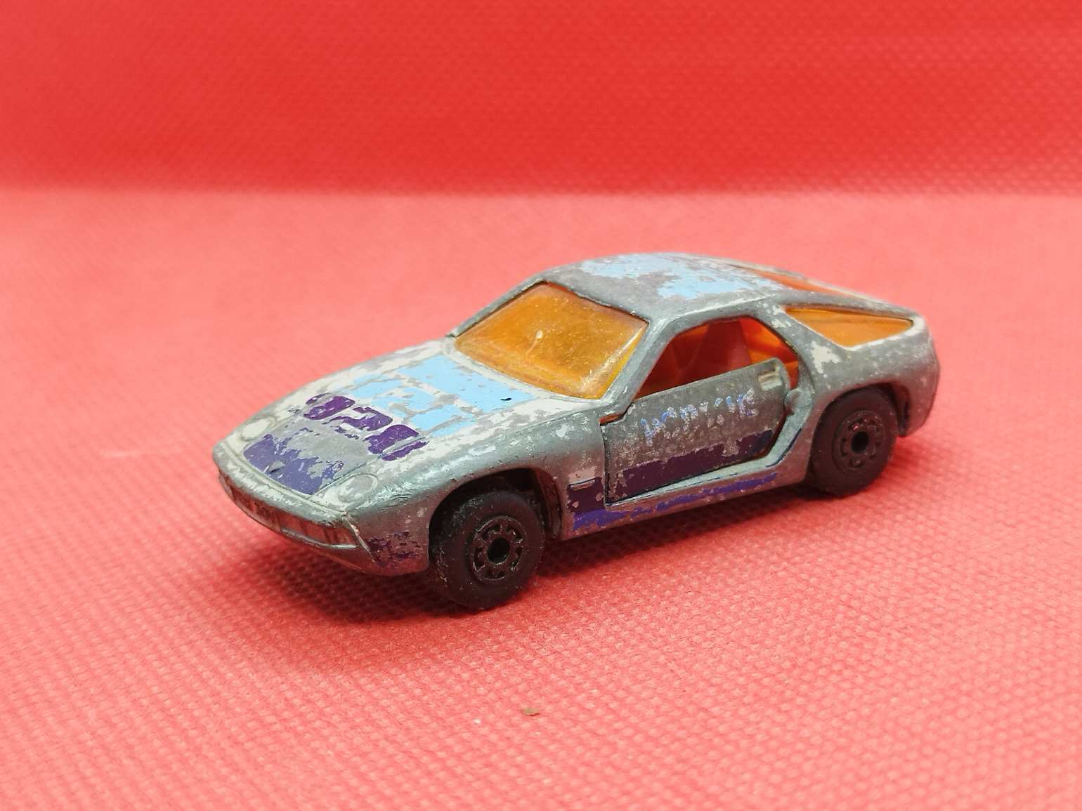 Matchbox Porsche 928 (sérült)