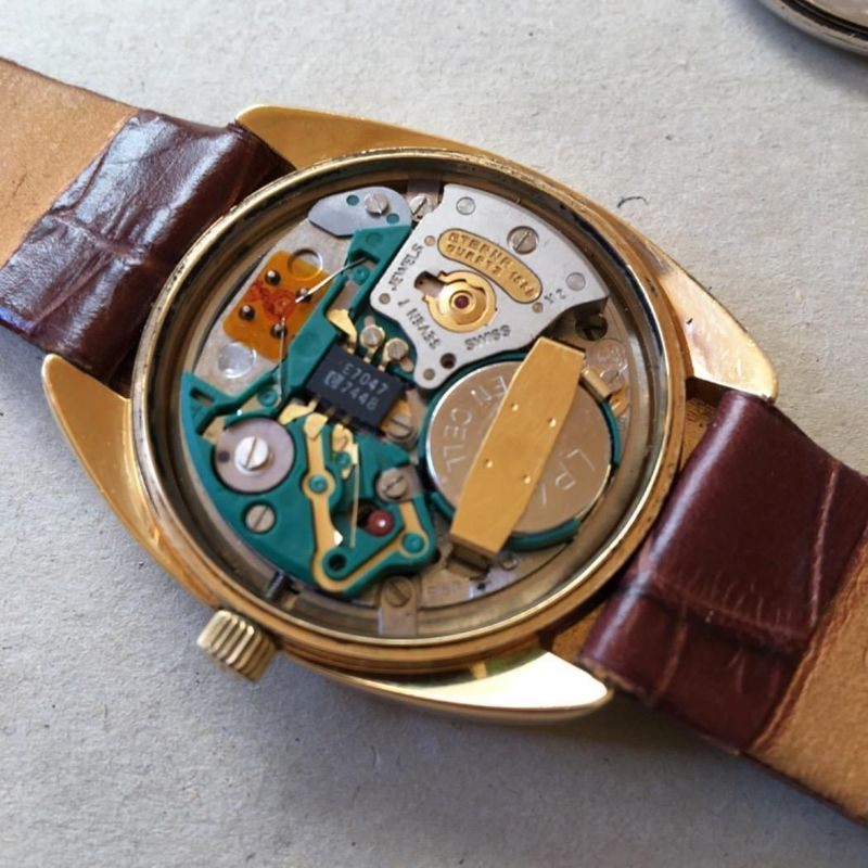 Eterna quartz eletronic karóra