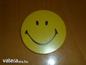 Nagy smiley kitűző, kb 7cm