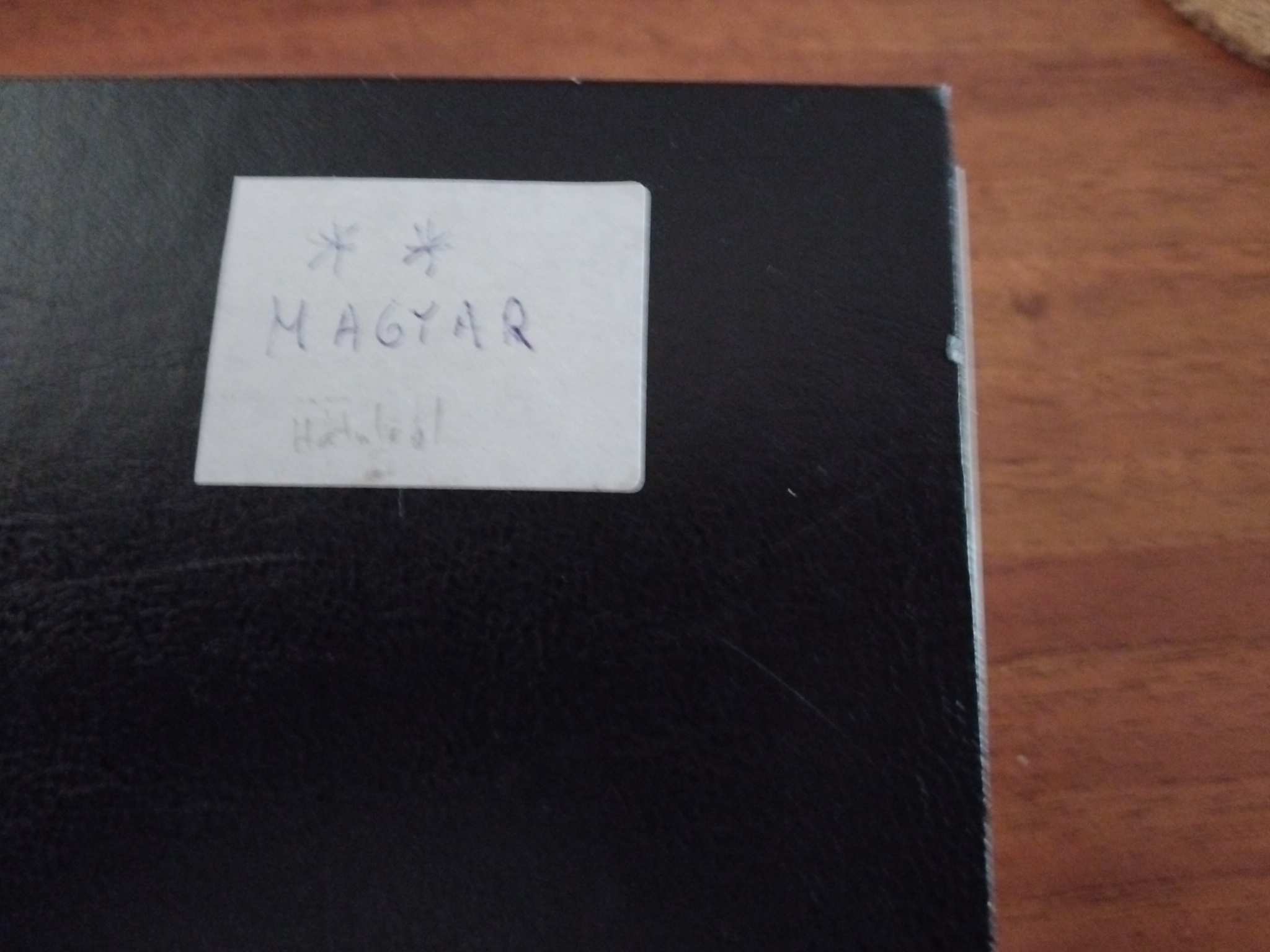 60 oldalas bélyegalbum postatiszta hibátlan bélyegekkel (1945-1992)