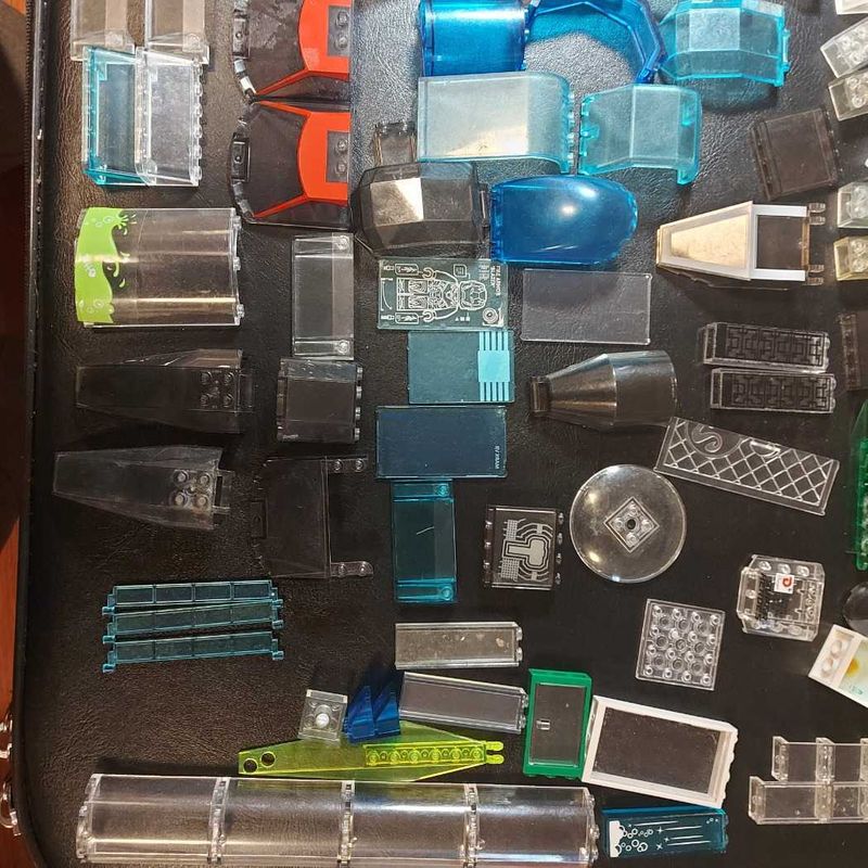 Átlátszó lego elemek 580g