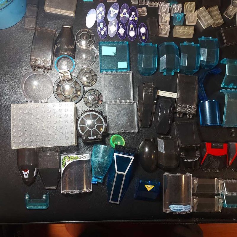 Átlátszó lego elemek 580g