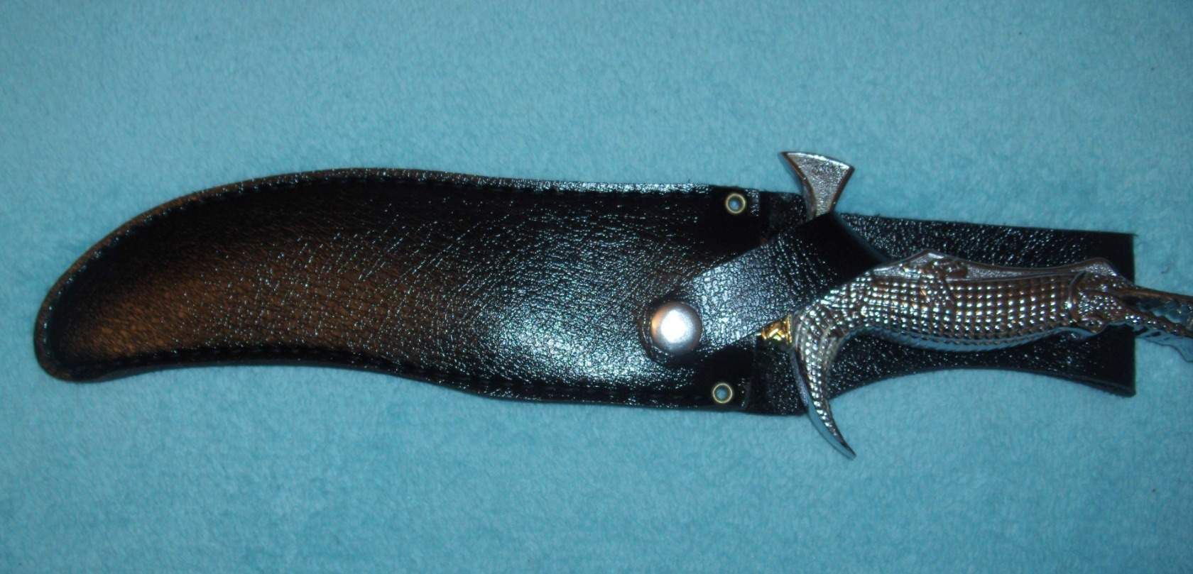 Krokodil markolatú 31 cm - es tőr