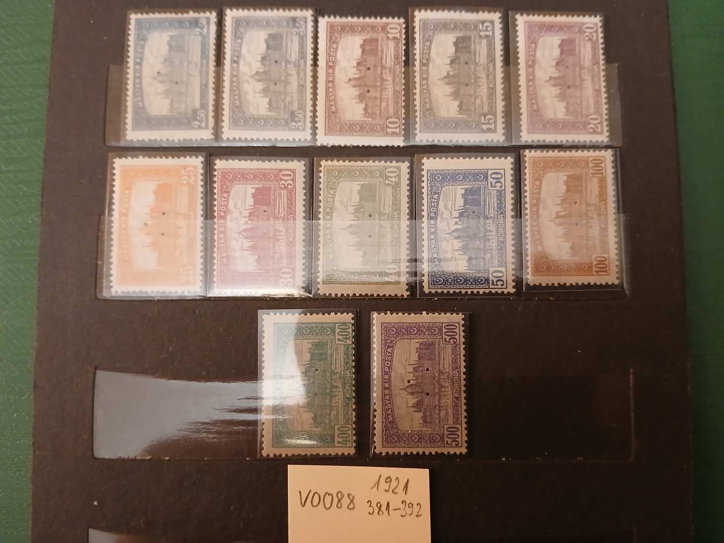 V0088 Magyar bélyeg 1921 381-392 postatiszta HÁRMAS lyukasztás