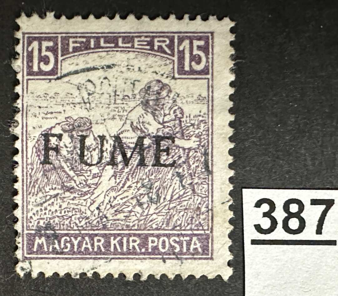 MAGYARORSZÁG 1918 FIUME OLASZ MEGSZÁLLÁS FEHÉRSZÁMÚ ARATÓ 15 FILLÉR TVNY. BETŰHIÁNY BÉLYEG