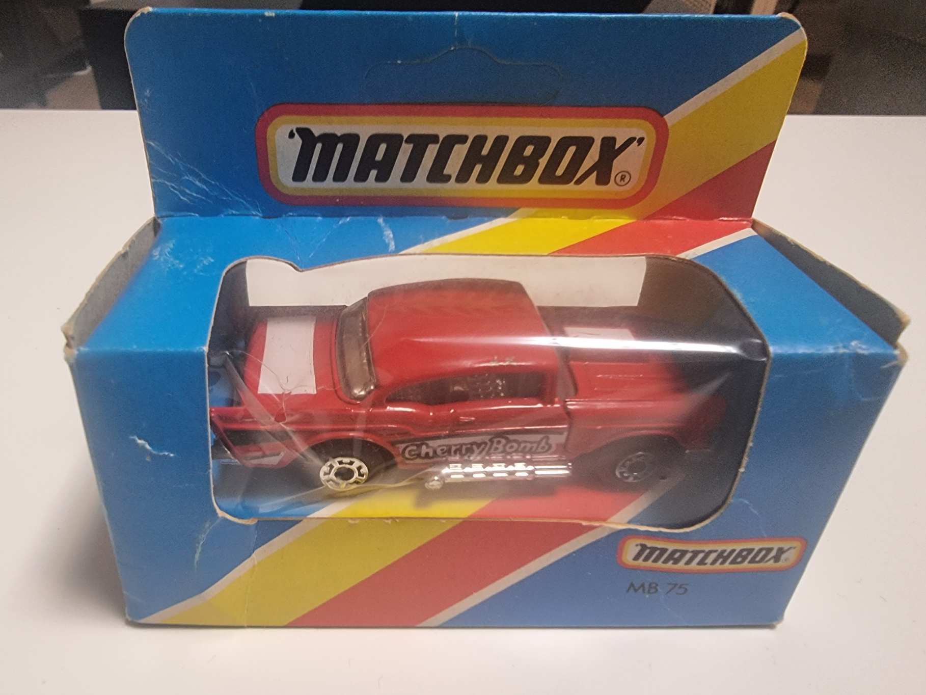 Matchbox '57 Chevy Cherry Bomb MB75