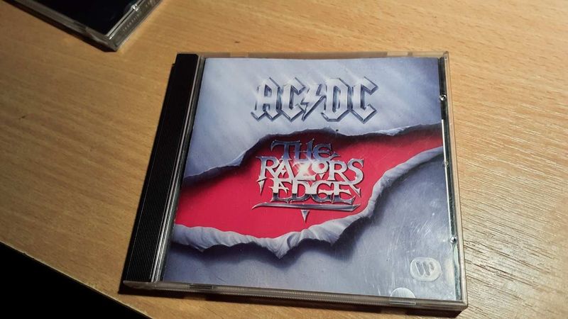 AC/DC, THE RAZORS EDGE