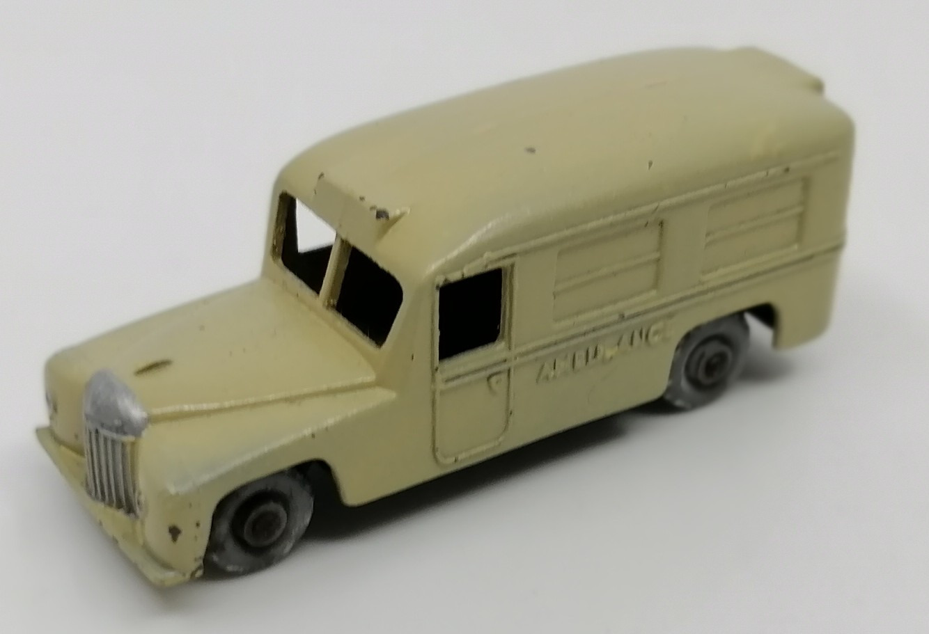 Matchbox No.14  Daimler Ambulance
