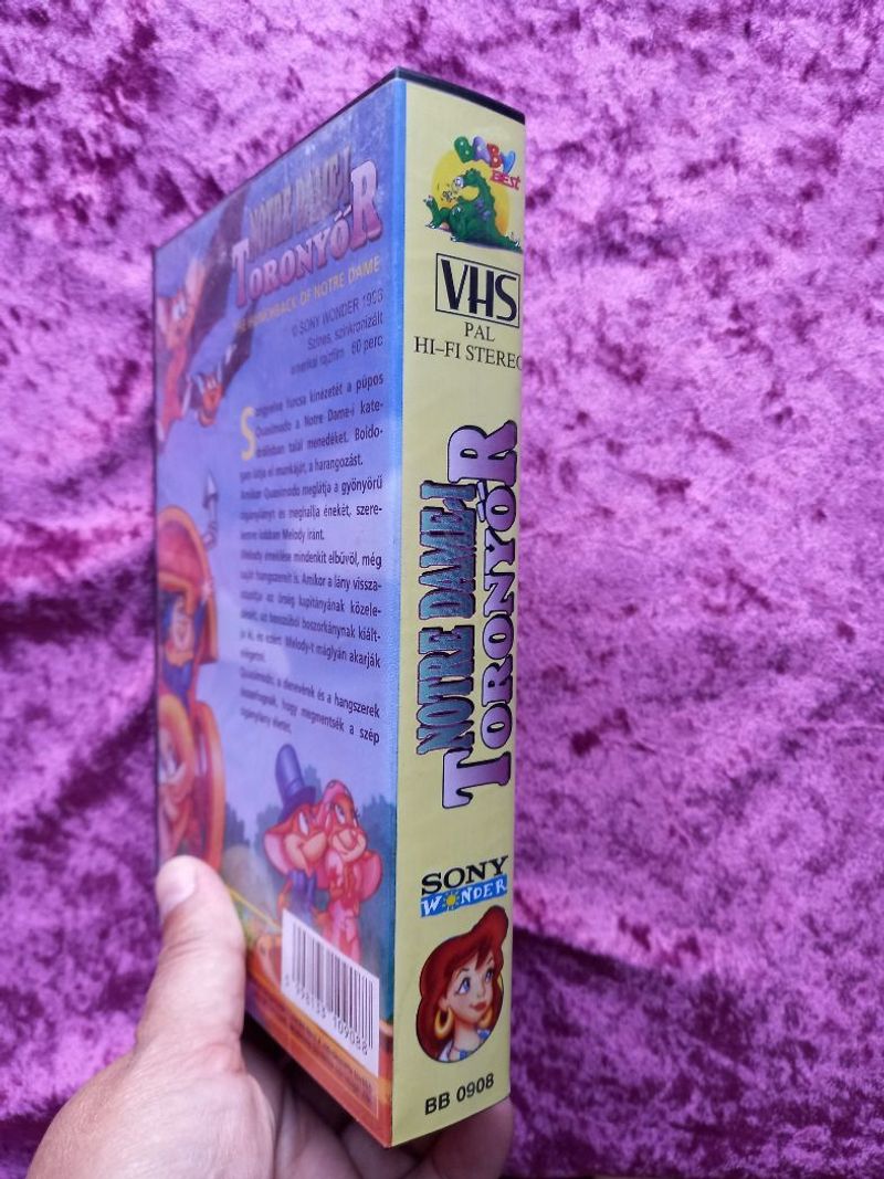 Notre-Dame-i toronyőr VHS