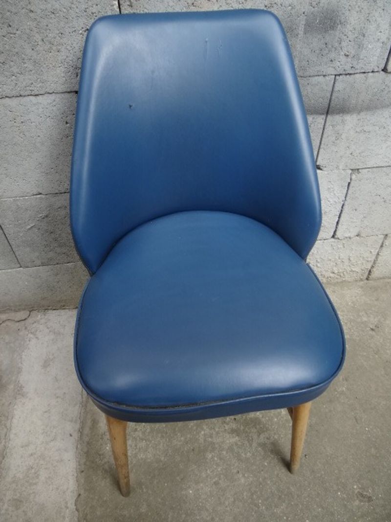 Régi retro műbőrszék