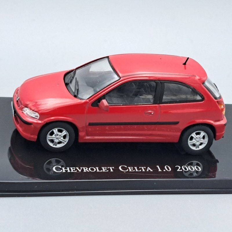 Chevroet Celta 1.0 2000 1:64