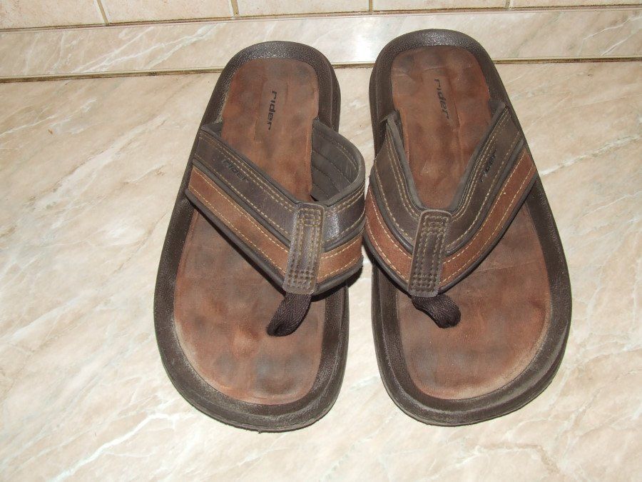 Férfi papucs 43-as